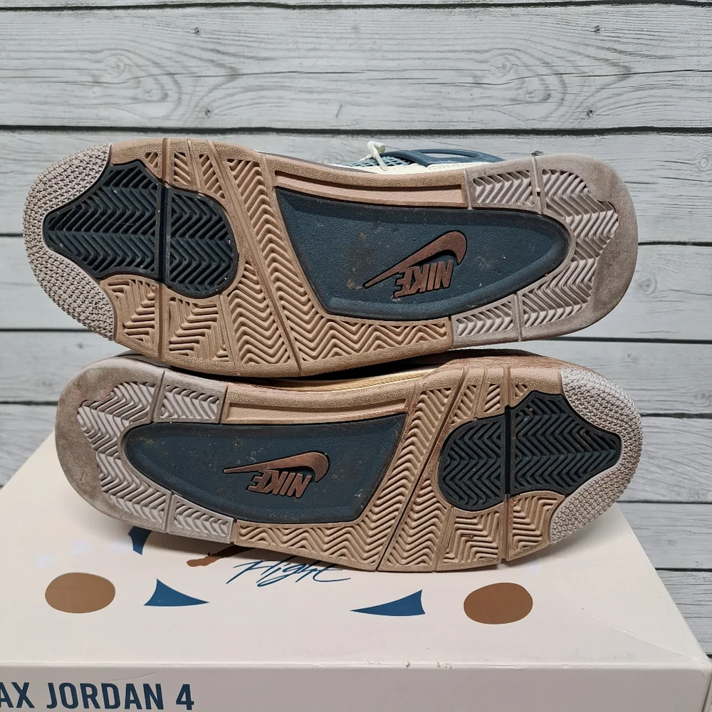 Jordan iconic retro